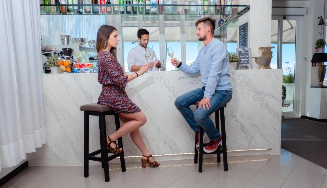 Hotel Lungomare Cattolica Zewnętrze zdjęcie