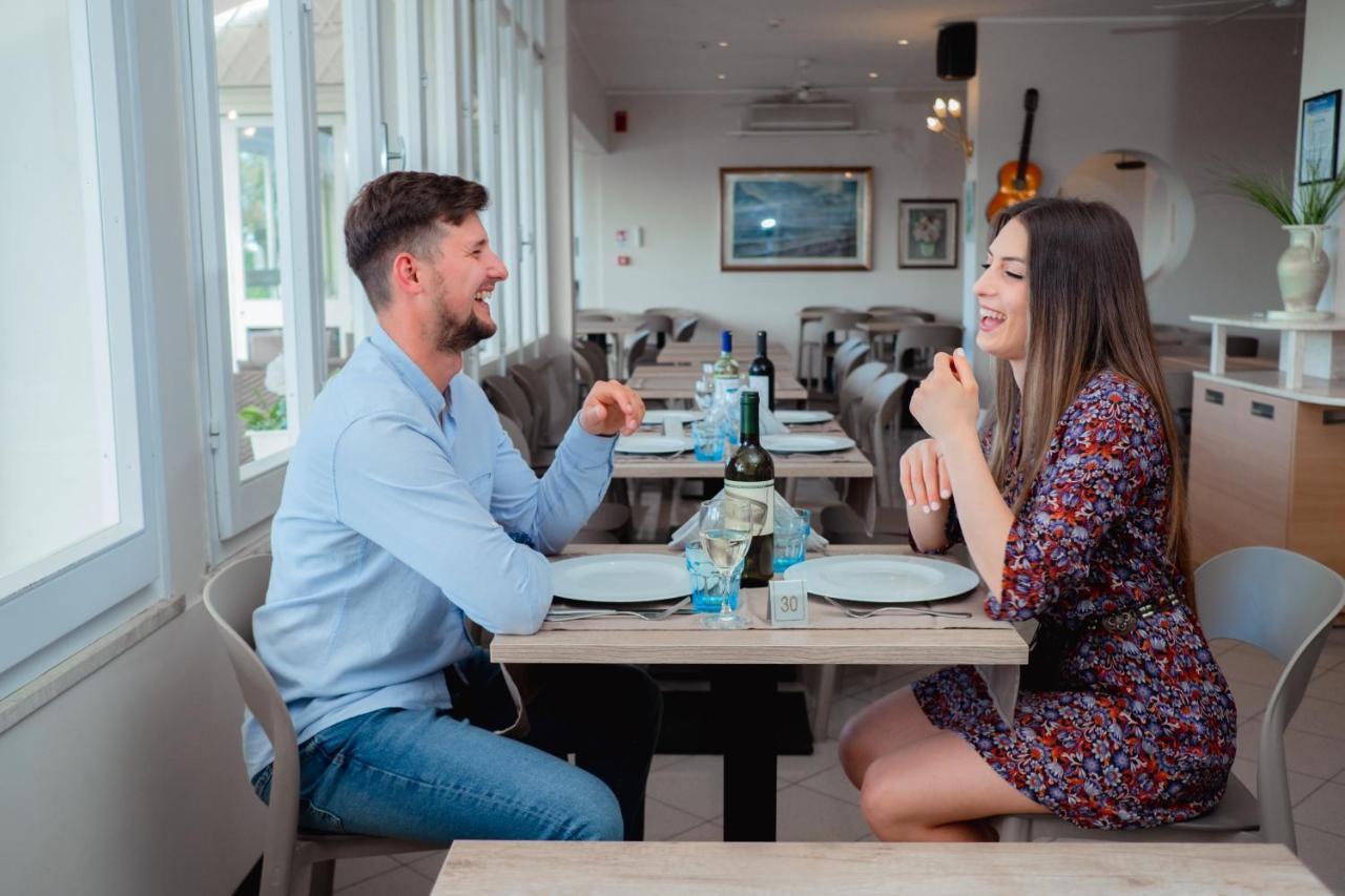 Hotel Lungomare Cattolica Zewnętrze zdjęcie