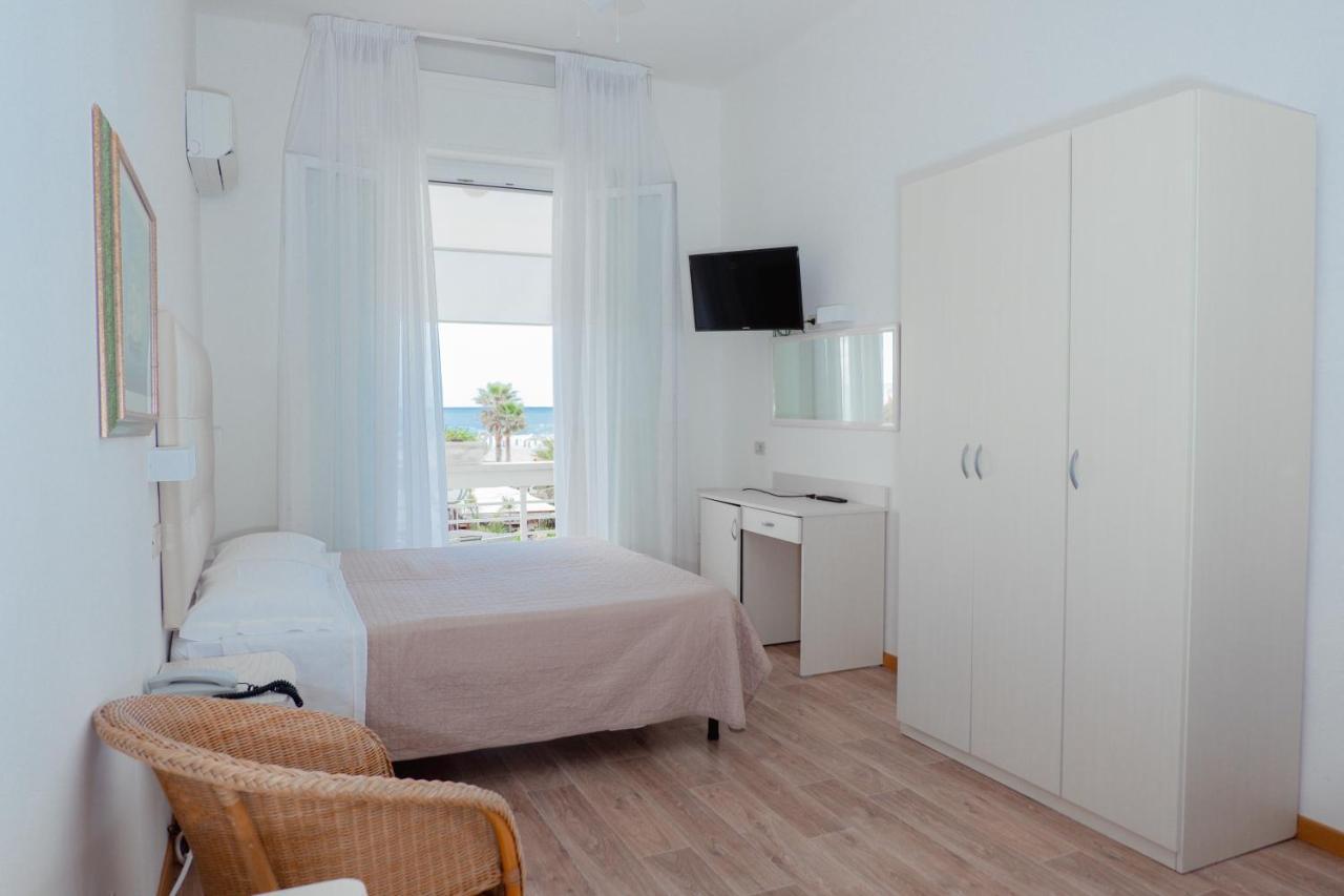 Hotel Lungomare Cattolica Zewnętrze zdjęcie