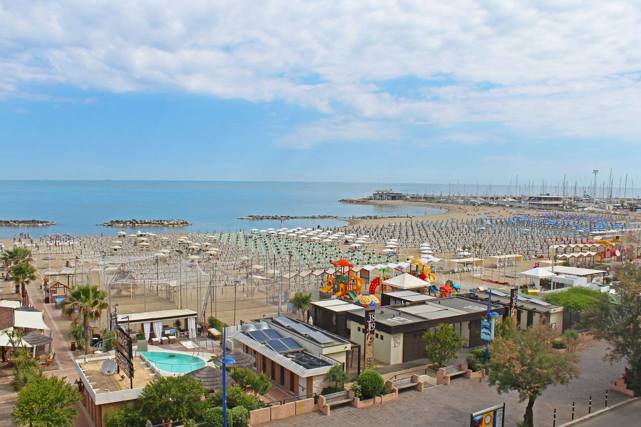 Hotel Lungomare Cattolica Zewnętrze zdjęcie