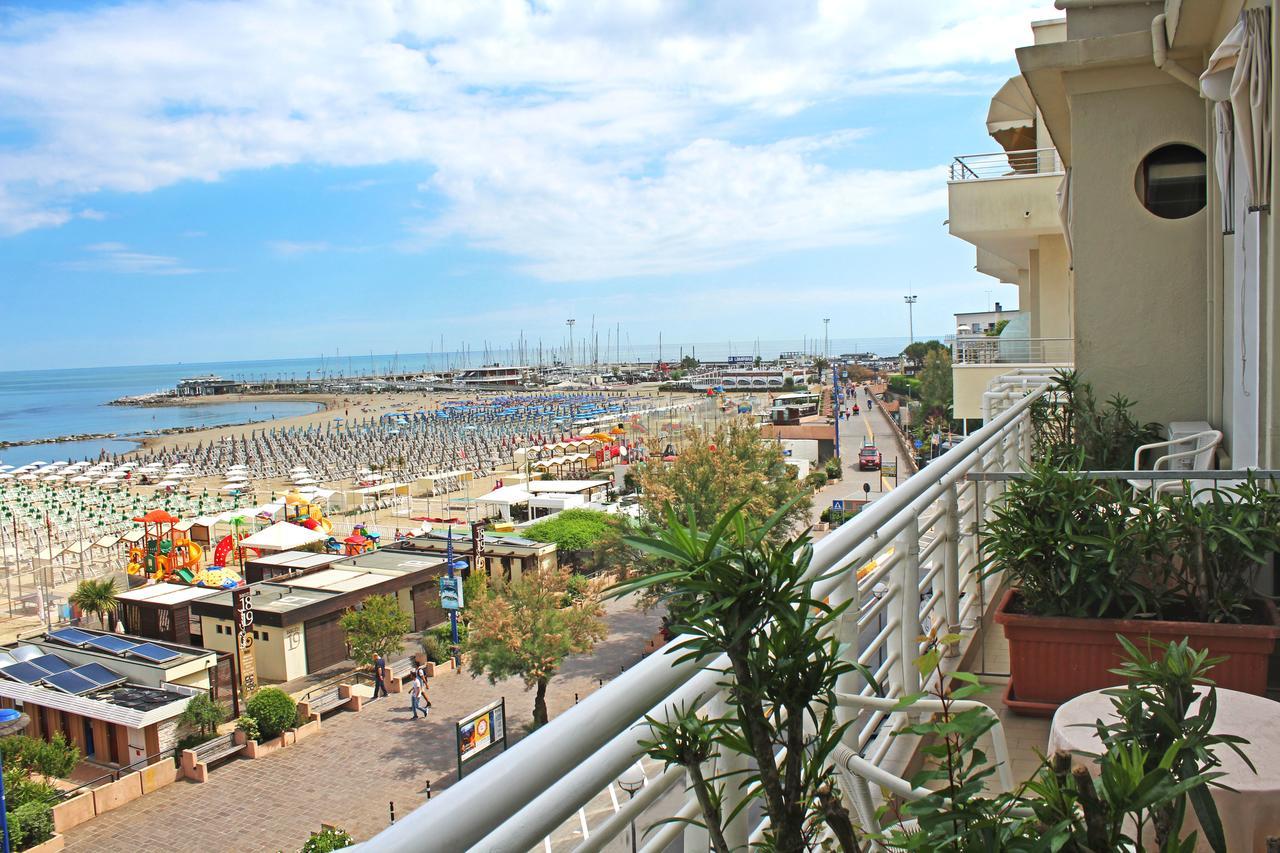 Hotel Lungomare Cattolica Zewnętrze zdjęcie