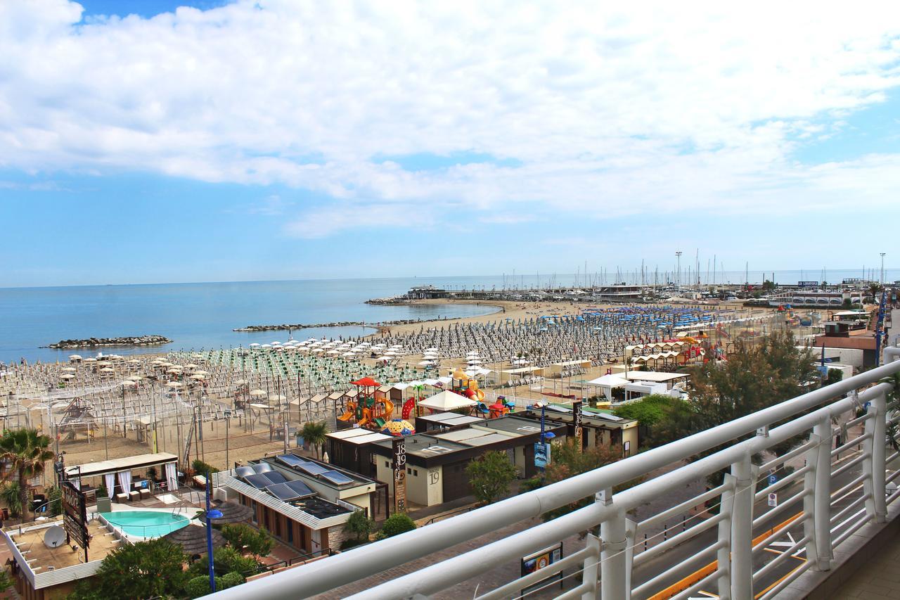 Hotel Lungomare Cattolica Zewnętrze zdjęcie