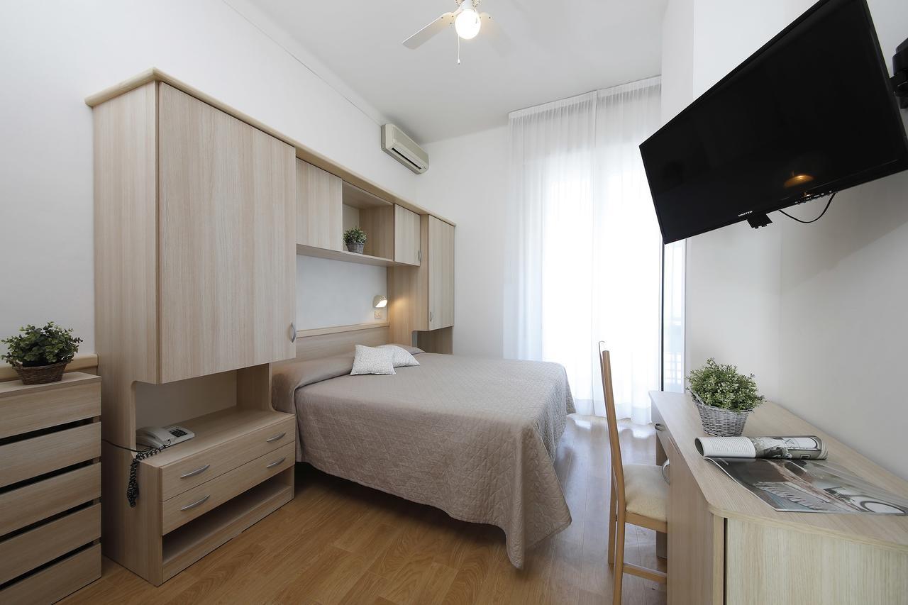 Hotel Lungomare Cattolica Zewnętrze zdjęcie