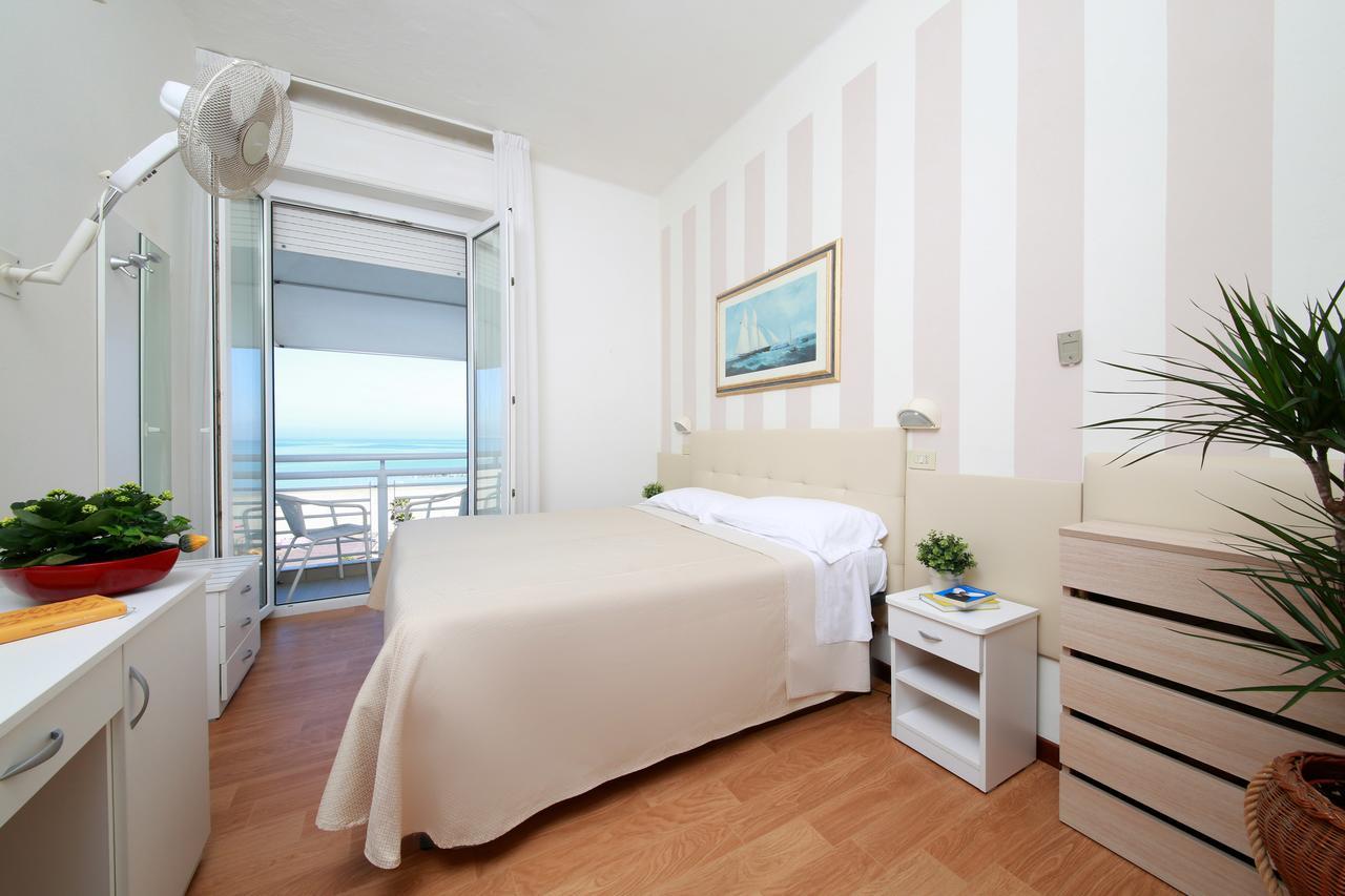 Hotel Lungomare Cattolica Zewnętrze zdjęcie